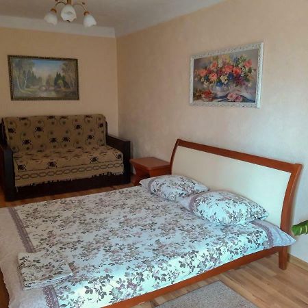Apartment On Livoberezna Metro Station Kiev Luaran gambar
