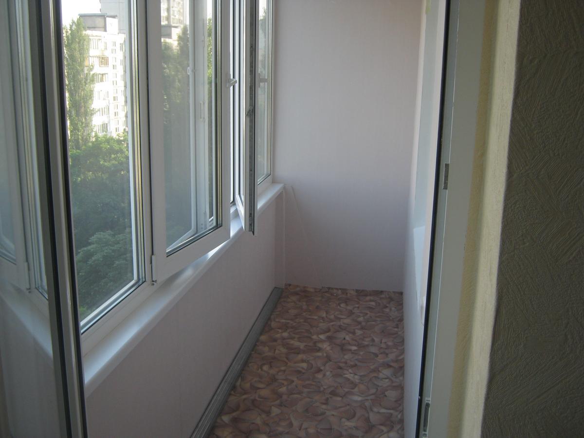 Apartment On Livoberezna Metro Station Kiev Luaran gambar