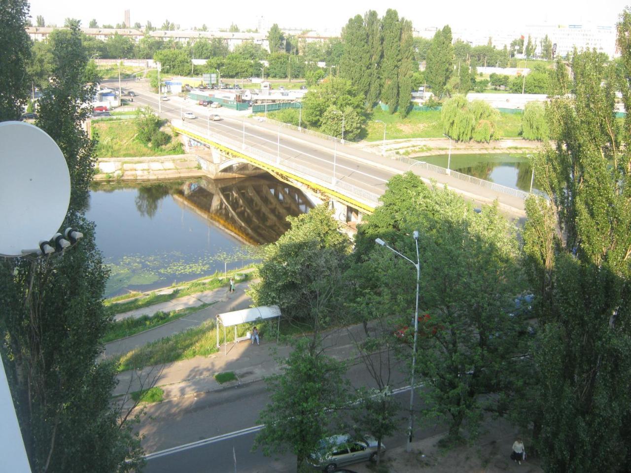Apartment On Livoberezna Metro Station Kiev Luaran gambar