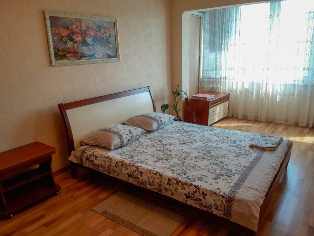 Apartment On Livoberezna Metro Station Kiev Luaran gambar